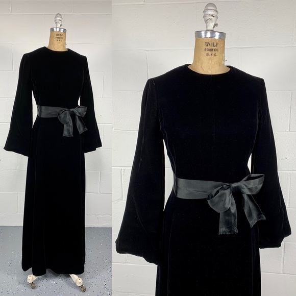 Vintage 80's Art Deco Black Velvet Long Bell Sleeve Cocktail Gown Gothic Glamour - Picture 8 of 10